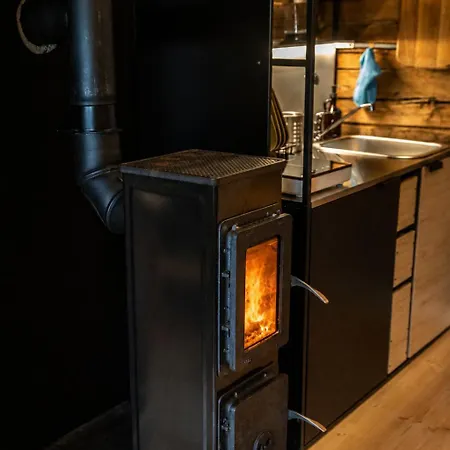 Viking Hut, Unique Nature Experience, Sauna, Riverbend, Wifi, Yllaes Casa vacanze Äkäslompolo